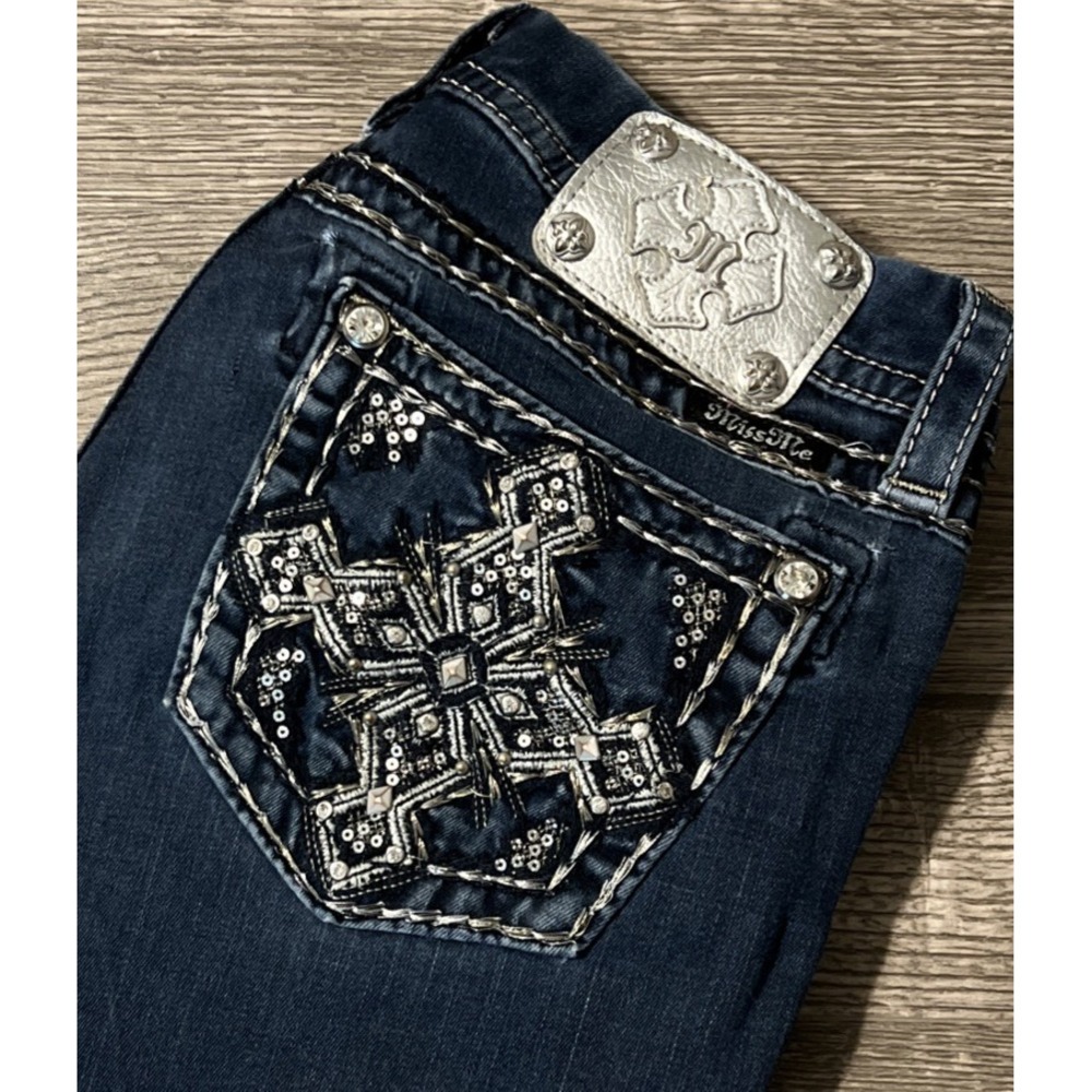 Miss Me Signature Metal Embroidered Cross Low Rise Skinny Jeans Size 28 (29x34)